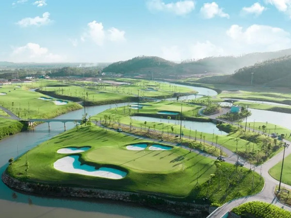 콘 힐 골프 앤 리조트 ( Corn Hill Golf and Resort )